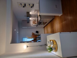 offene Küche anschließendem Essbereich