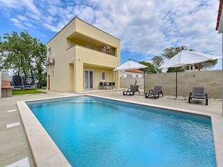 Villa Peroj Outdoor Recording 1