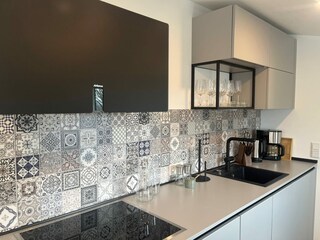 Wohn-/Schlafbereich mit offener Küche