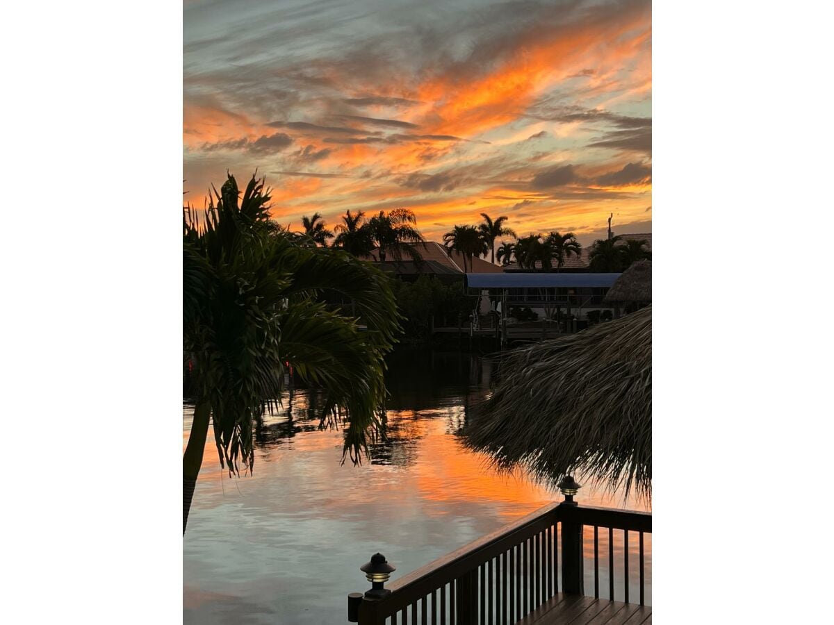 Sonnenuntergang am Kanal