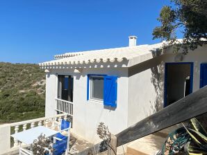 Beachfront Villa for 8 guests in Cala en Porter