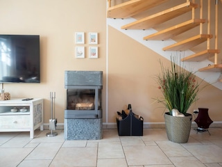Wohnzimmer mit Kamin