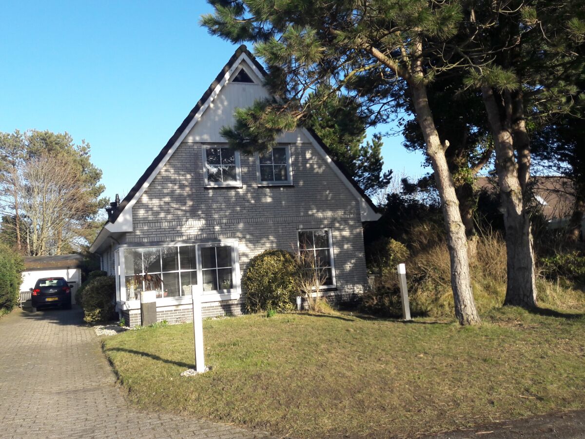 Freistehendes Haus mit freiem Blick auf den Teich