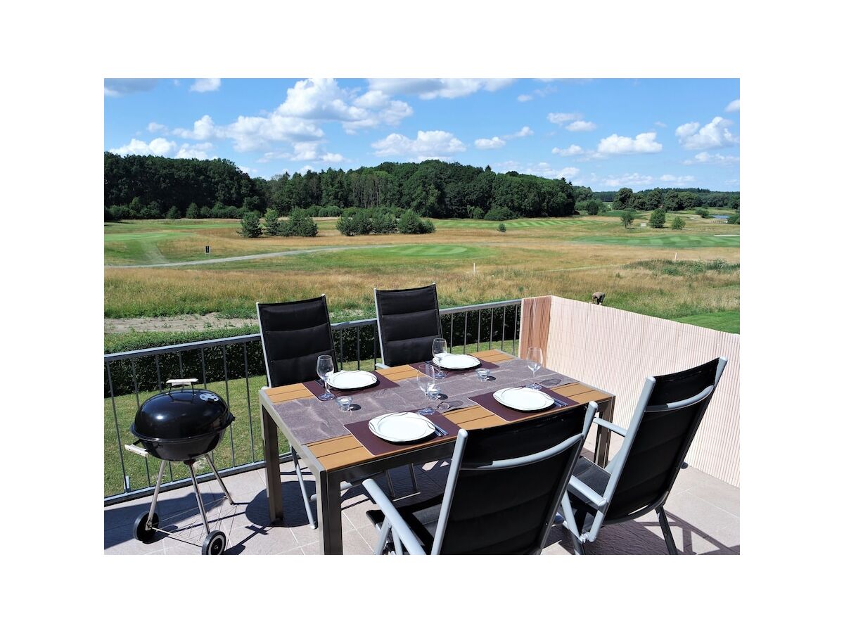 Balkon mit Blick auf den Golfplatz