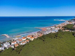 Apartment Cecina Environment 24