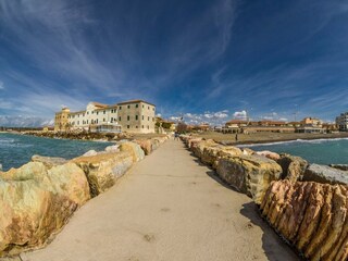 Apartment Cecina Environment 25