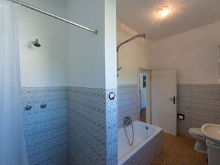 The shower in the Bathroom