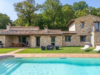 Villa Todi Outdoor Recording 13