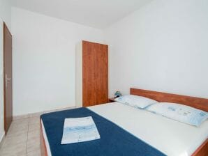 Apartments Neva- Two Bedroom Apartment with Balcony (4R) - Sumartin - image1