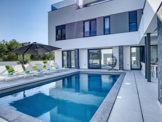 Villa Nin Buitenaudio-opname 2
