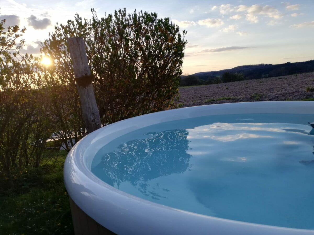 Jacuzzi mit Blick über die Felder