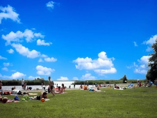 Holiday house Oostmahorn Environment 29