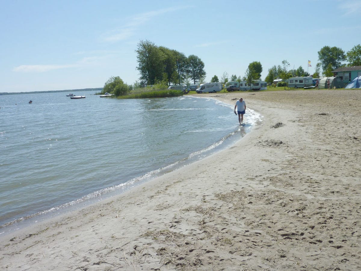 Badestrand im Ort