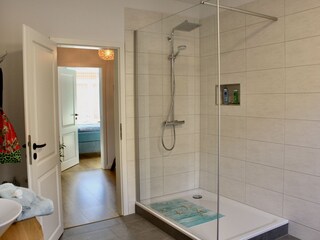 Begehbarer Duschbereich