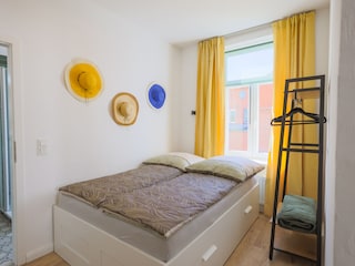 Schlafzimmer Bett 140x200cm