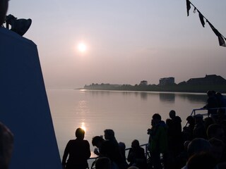 Die "Jantje von Dangast" fährt in den Sonnenuntergang