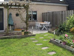 Ferienhaus mit großem umzäunten Garten - Grou - image1