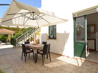 Terrace accessible via kitchen, living room and bedroom