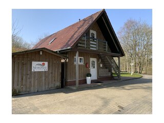 Frontansicht Haus I (Wohnung Blinkfüür im EG)