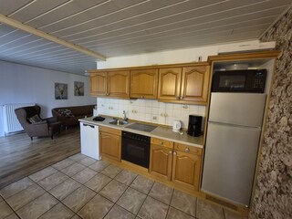 Wohnküche mit angrenzendem Wohnbereich