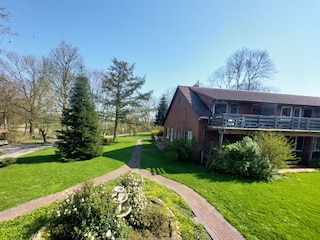 Blick auf den Balkon (oben links)