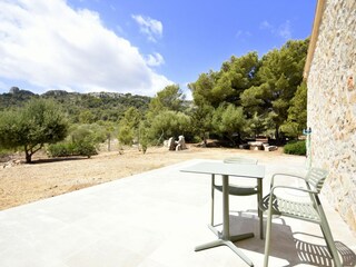 Kleine Terrasse neben Schlafzimmer 1