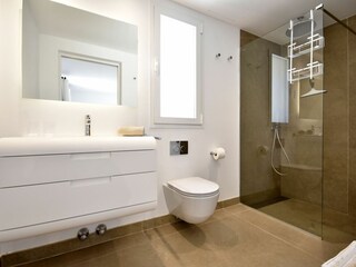 Badezimmer 1 in Suite SZ 1