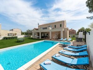 Luxury villa with swimming pool and sauna - Brtonigla - image1