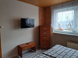 Schlafraum mit 2x2 Meter Bett