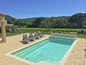 Casa per le vacanze Villa contemporanea con piscina - Il Piano della Tour - image1