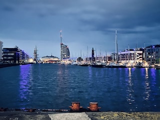 Bremerhaven Havenwelten bei Nacht