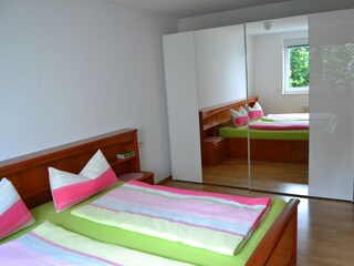 Schlafzimmer 2