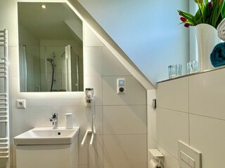 2. Badezimmer im Obergeschoss