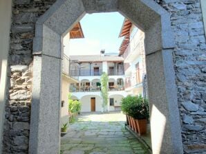 Holiday house Gemütliches Ferienhaus in Cambiasca mit Terrasse - Cambiasca - image1