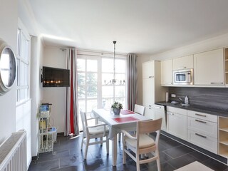Wohnzimmer in Richtung Balkon