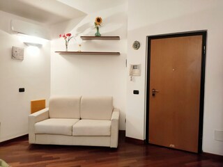 2-sitzige Schlafcouch