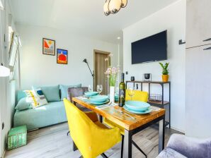 Schattig appartement met terras en uitzicht op zee - Kastel Stafilic - image1