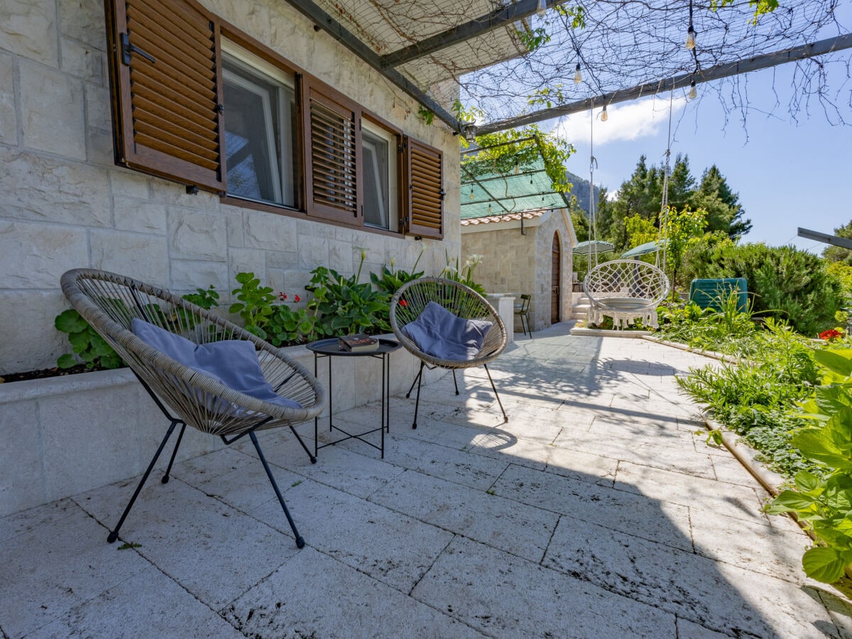 Terrasse und Garten