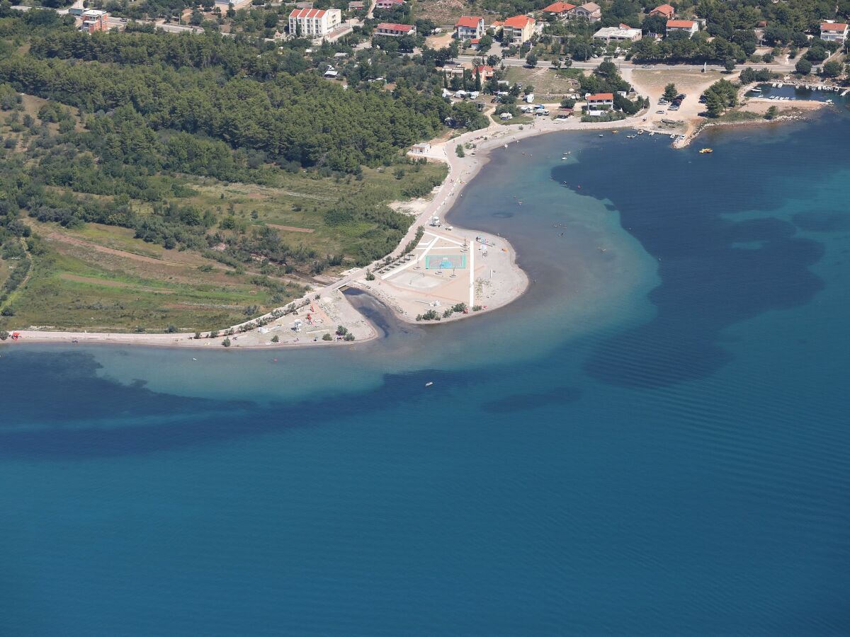 Der lange Badestrand vor unserem Haus