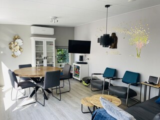 Esszimmer mit Soundbar