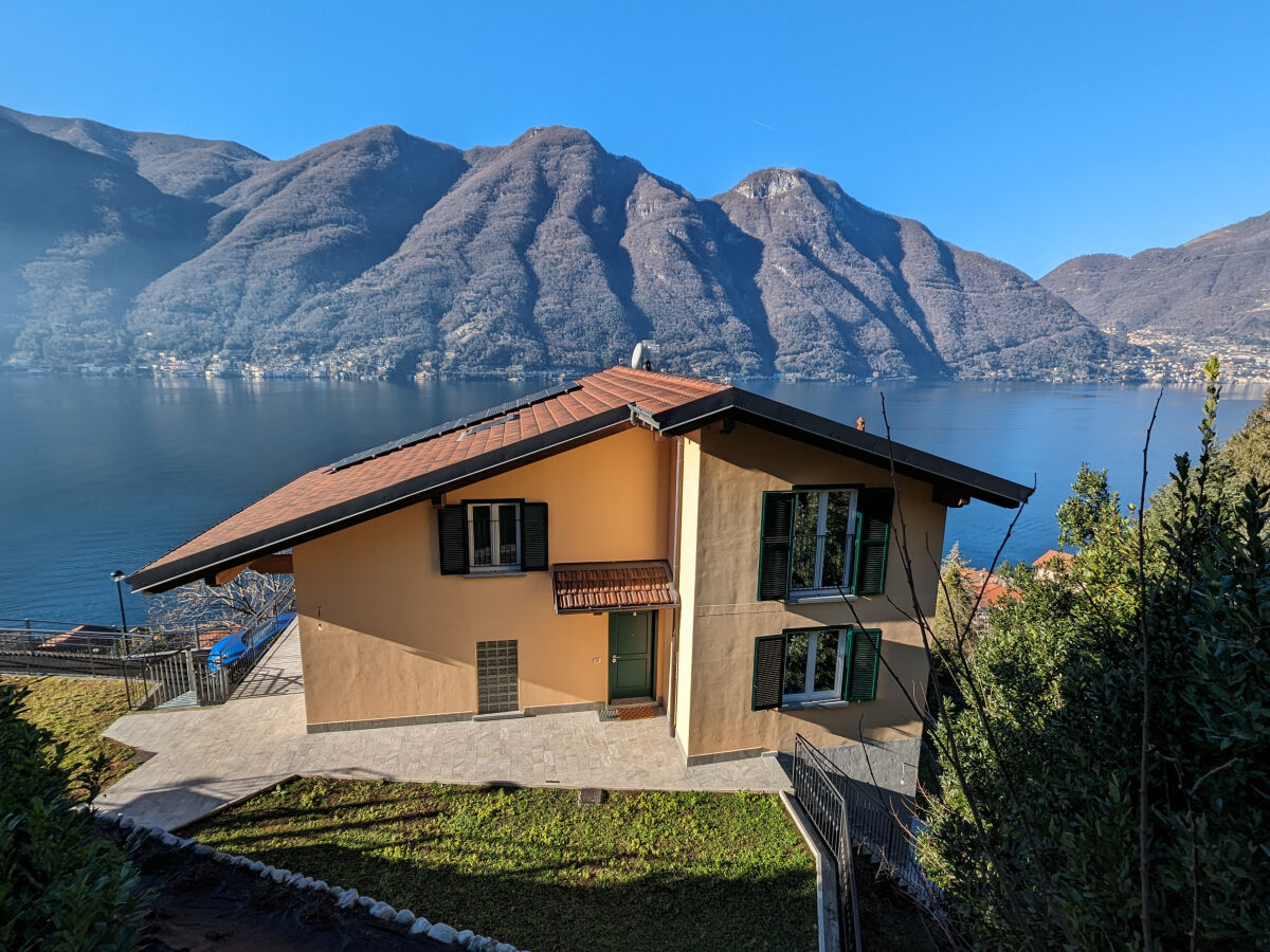 Panoramablick über den Comer See