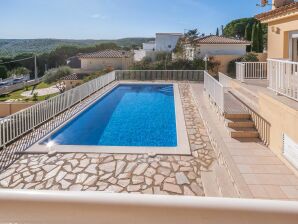 Casa de vacaciones Alojamiento con piscina privada y vistas fantásticas al mar Mediterráneo - La Escala - image1