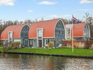 Ferienpark Haus mit privatem Pool, direkt am Wasser gelegen - De Groeve - image1