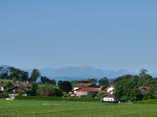 Ferienhaus vorne rechts mit Alpenpanorama