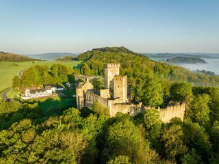 ET-2023-274-Kasselburg,Pelm-©Eifel Tourismus GmbH,