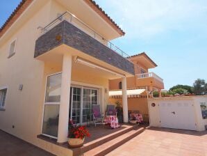 Holiday house Attractive holiday home with private pool - Empuriabrava - image1