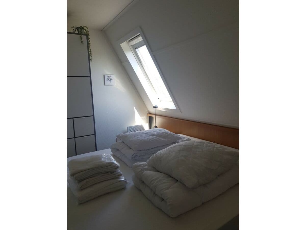 Schlafzimmer mit Doppelbett