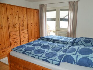 Schlafzimmer b