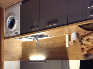 Küche mit Waschmaschine