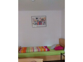 2. Schlafzimmer mit 2 Einzelbetten